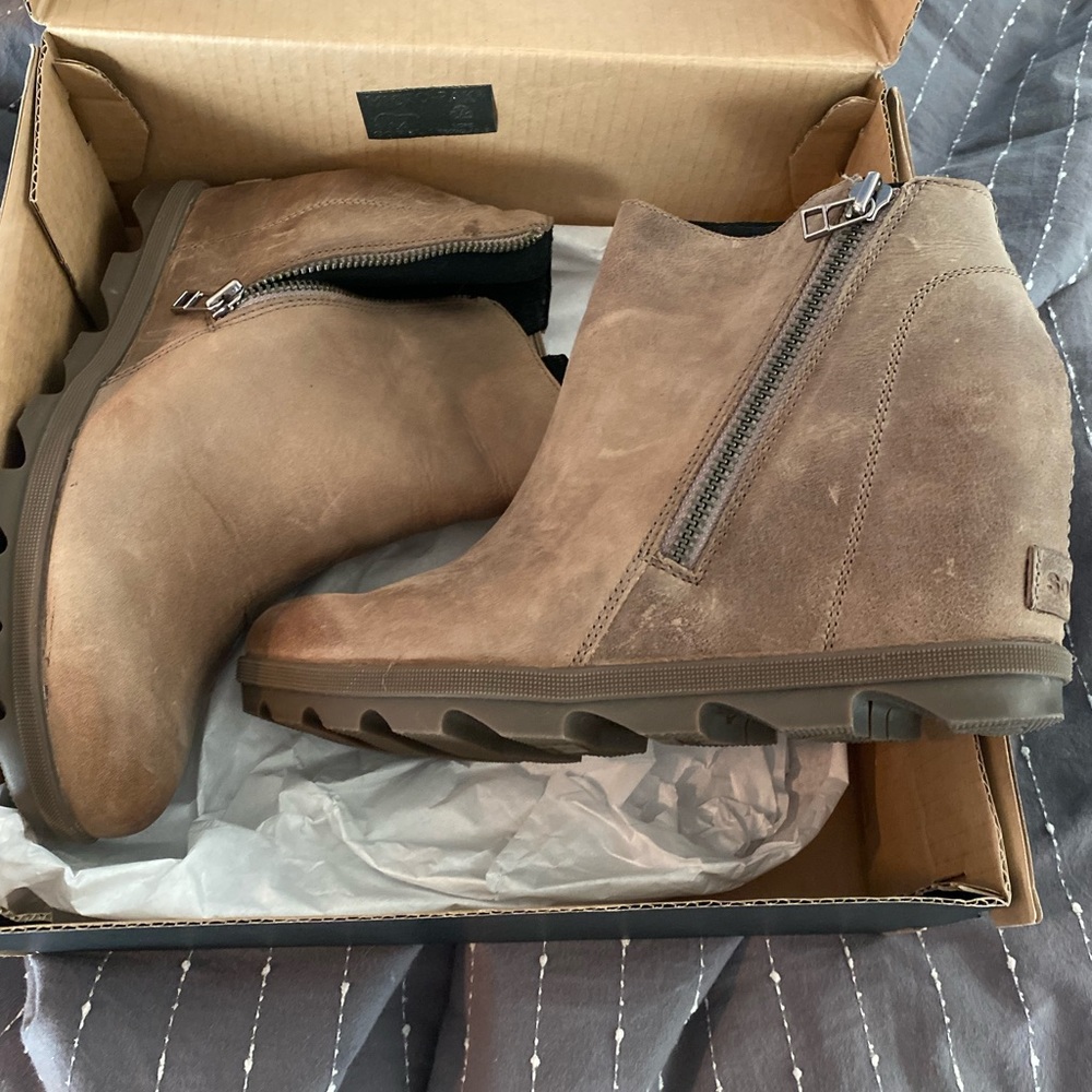 Woman’s sorel Joan of attic II wedge